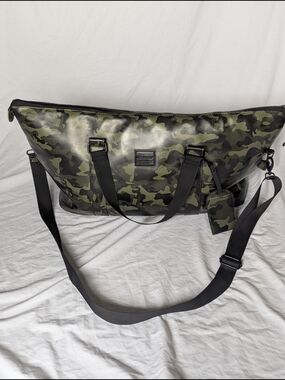 NWOT Duchamp London Rubberized Camo/Camp Tote Duffle Bag